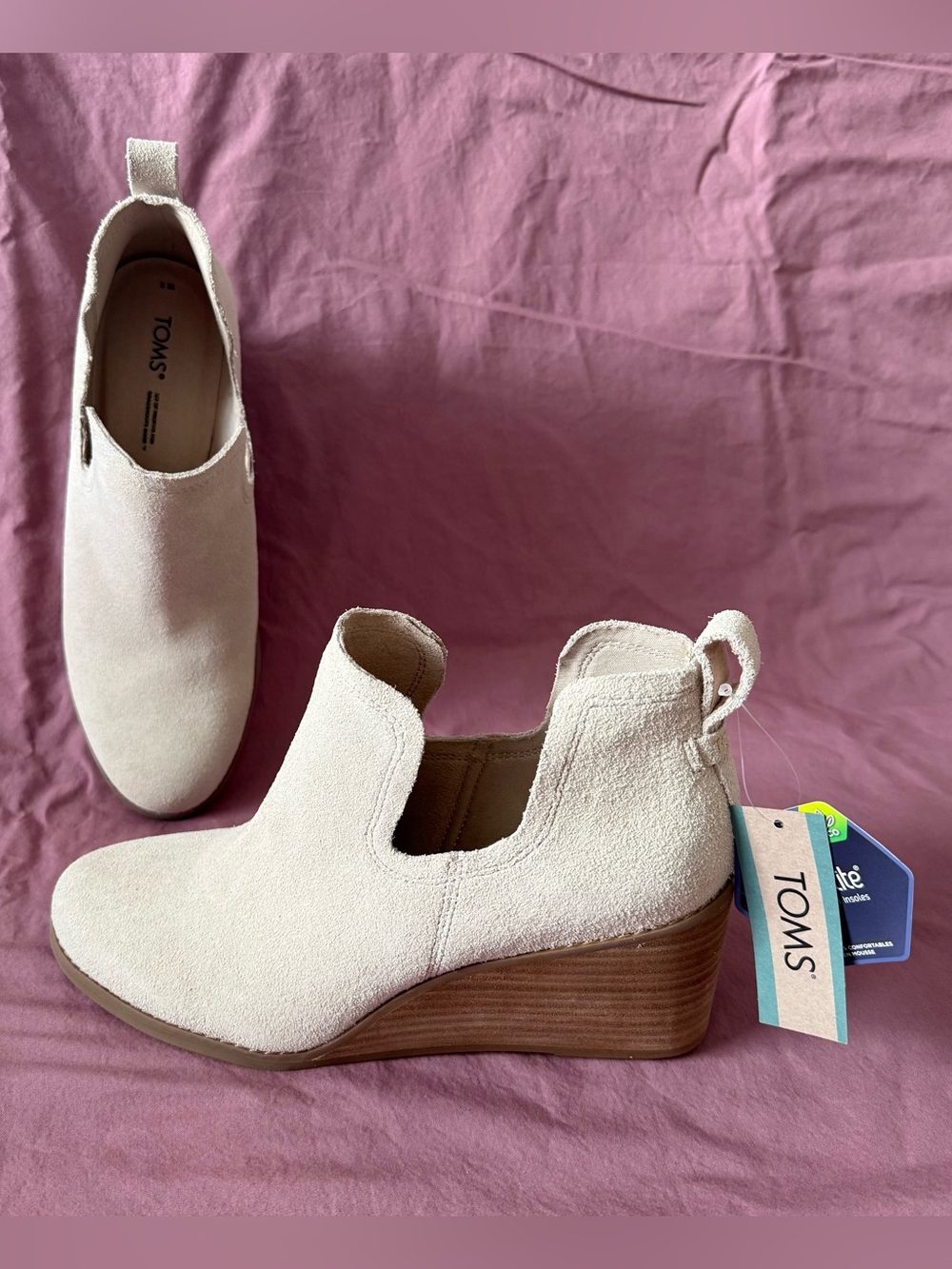 NWT & box TOMS Women’s Kallie Suede Wedge Ankle Booties Sahara Beige Size 9